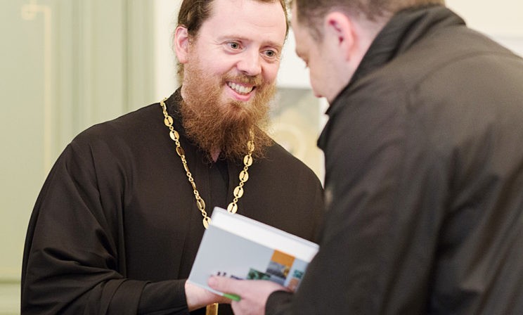 Могут ли у священника быть друзья?