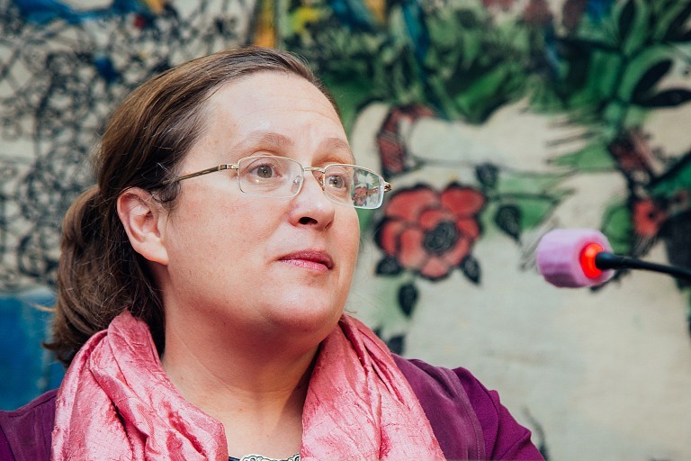 Почему ребенок хуже всего ведет себя с мамой | Правмир