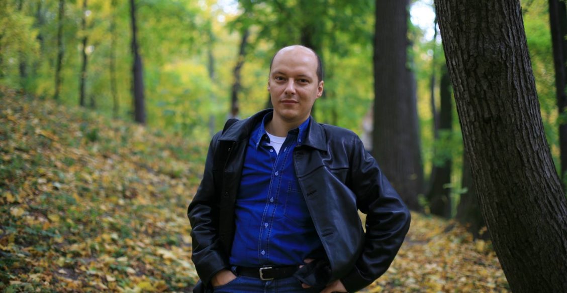 Анатолий Данилов: Под небом голубым...