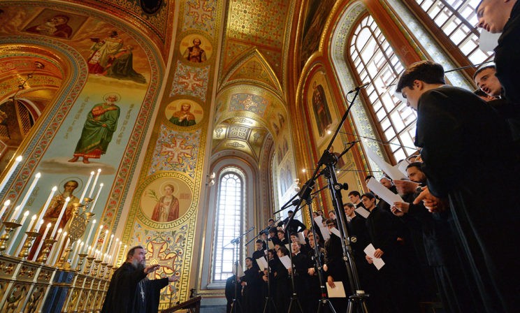 Батюшка, говорите в микрофон