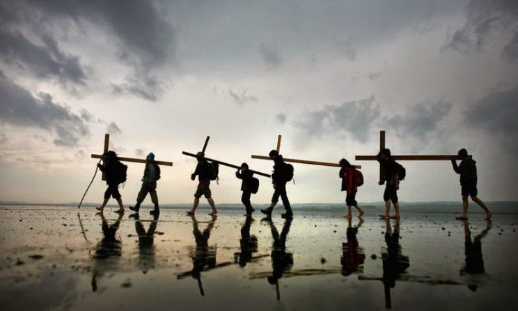 Декоративное крестоношение