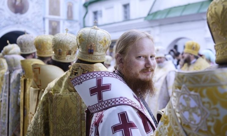 Как благодарить? – это не значит, что надо ходить и всем руки пожимать