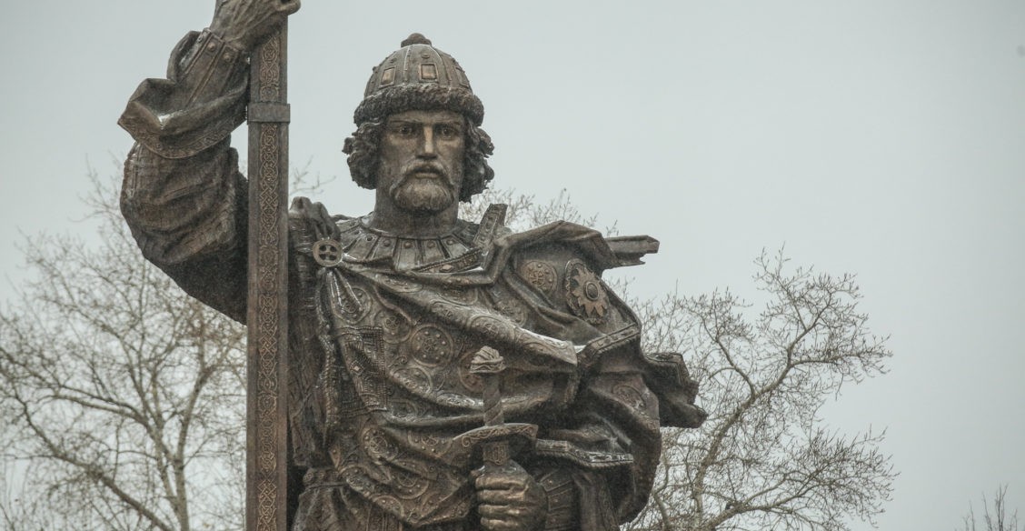 Не по князю шапка?