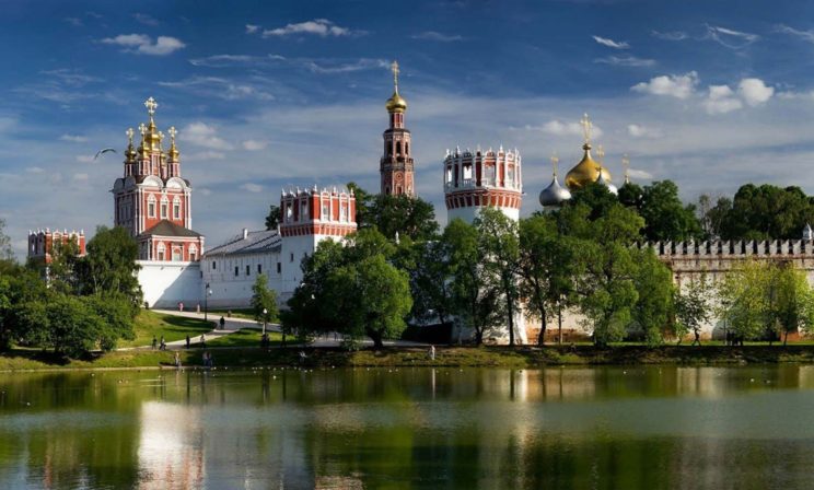 Возрожденные храмы России