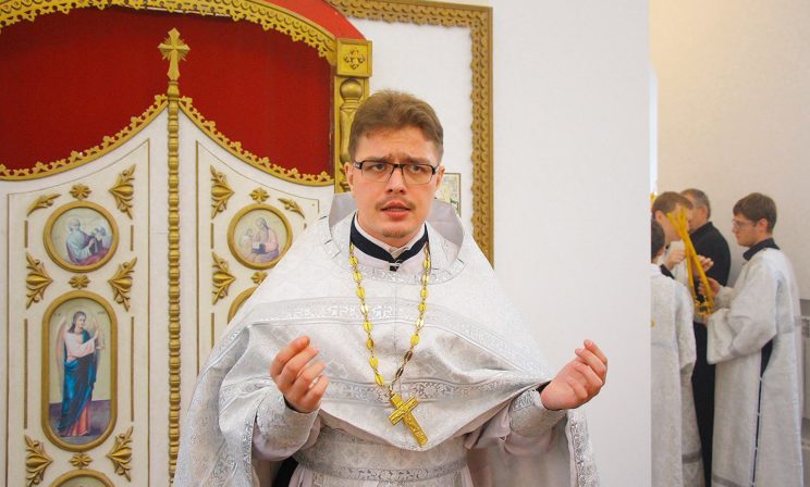 Прямой эфир со священником Дионисием Костомаровым