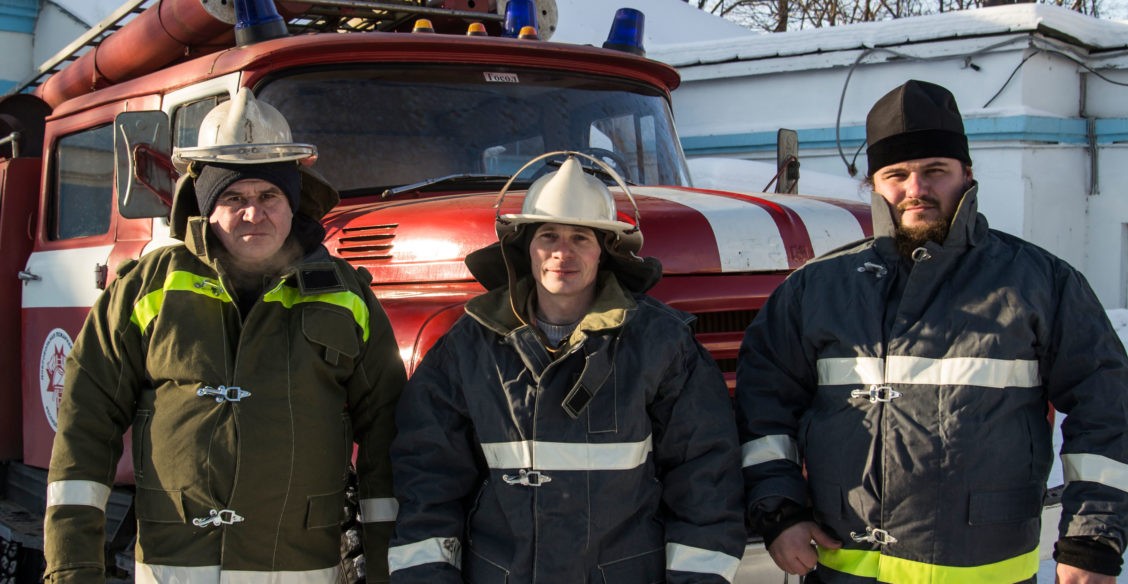 Пожарные в рясах: «Мужчина-священник должен делать абсолютно все»