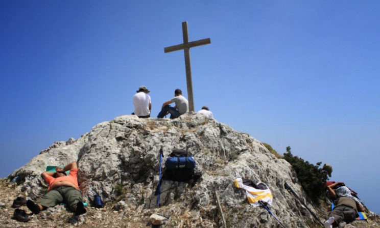 “Лествица” уходит в небо, а мы остаемся на земле