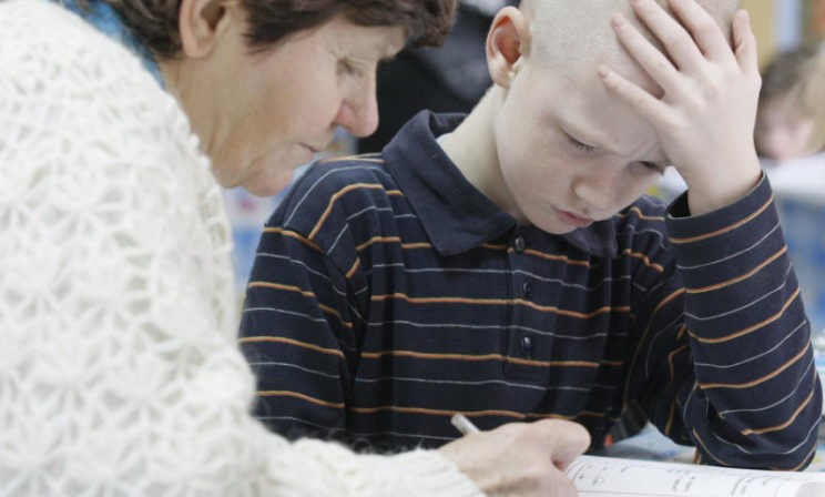 "Ты молчишь как рыба, я ставлю тебе тройки за красивые глаза"