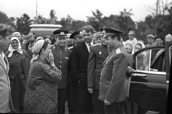 En Kaluga, Gagarin puso el museo de cosmonauta y en Moscú inició la restauración de la Catedral de Cristo Salvador.