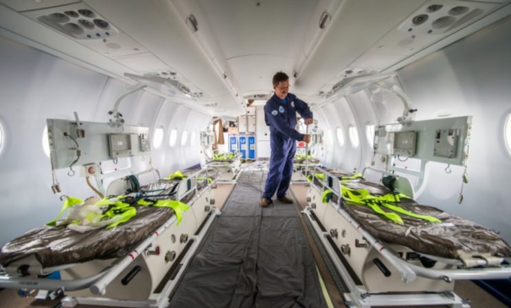 Как организовать авиаперевозку тяжелобольного человека