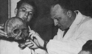 Профессор Луиджи Мартино (справа) 1953 г.