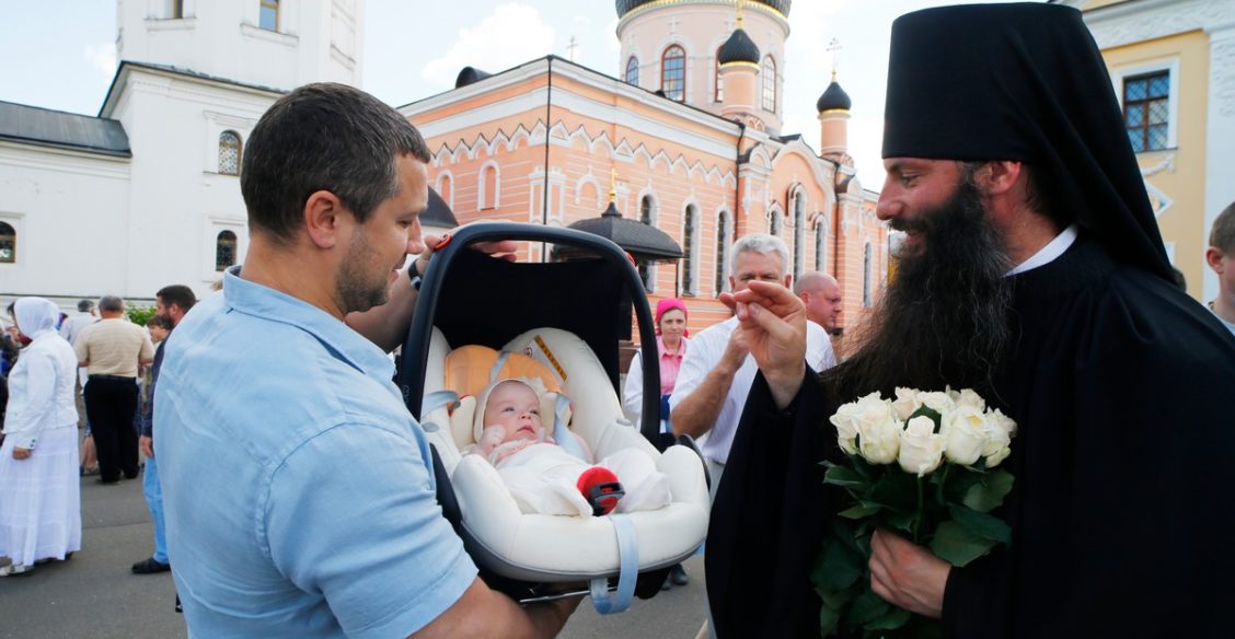 Не плачь, мама, я монахой стану!