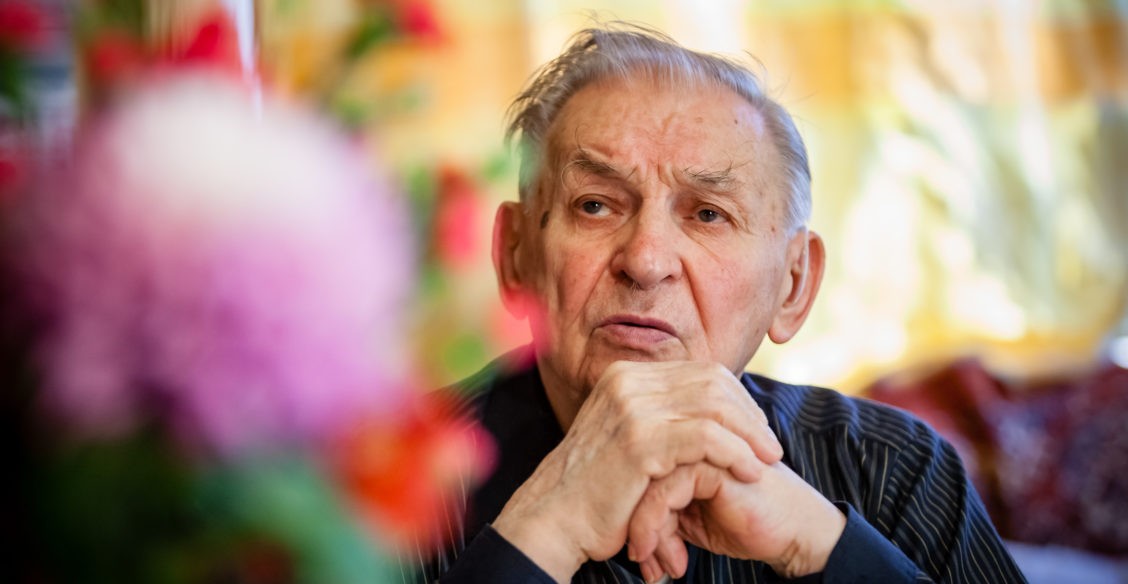 Летчик Василий Решетников: Я полетел бомбить склады с оружием в город, где жили мои родители