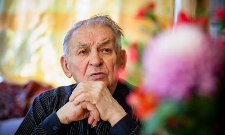 Летчик Василий Решетников: Я полетел бомбить склады с оружием в город, где жили мои родители