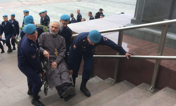 Очередь к мощам святителя Николая: что говорят паломники