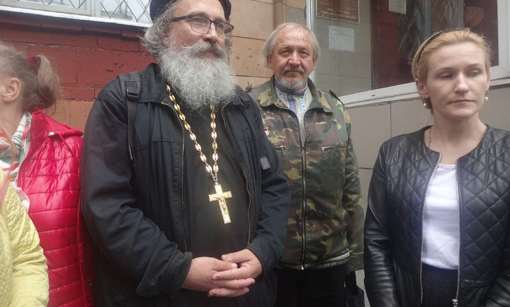 Я хочу, чтобы человека не сажали за телефон