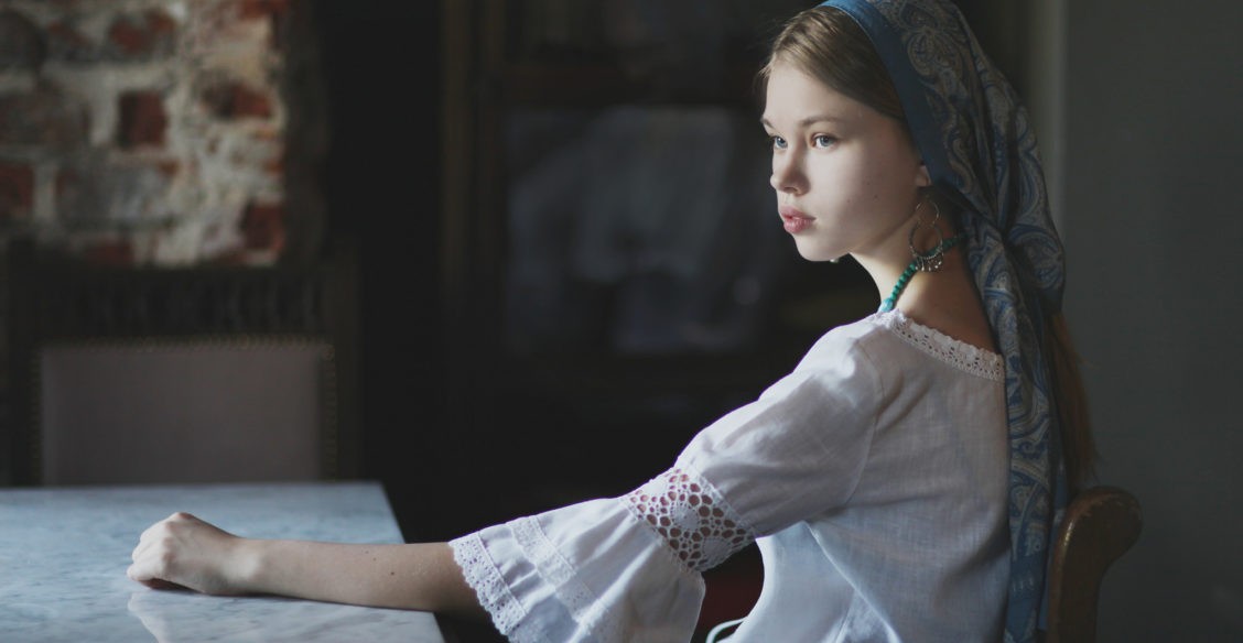 Она не видела, как папа разбрасывает носки