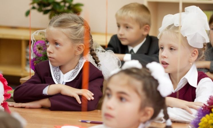 “Чтобы такого не случилось, надо быть послушными и хорошо учиться”. Что не так с уроками о Беслане в начальной школе