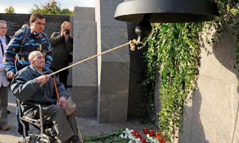 Сад памяти нужен живым. Открылся самый большой в стране мемориал памяти жертв предвоенных политических репрессий