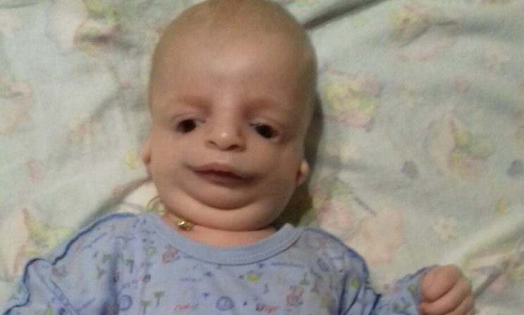 Маленький Пьеро очень хочет услышать маму