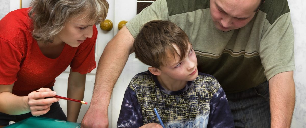 «Сколько можно за тебя краснеть?»