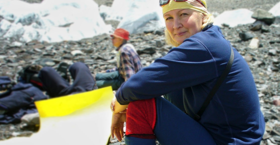 Жена известного погибшего альпиниста прошла по его последнему маршруту