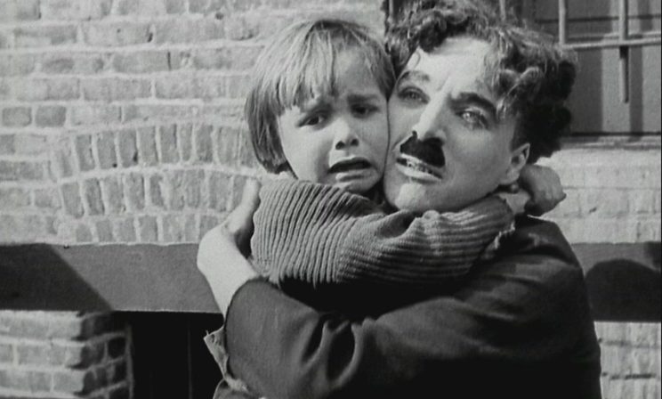 Киноклуб «Правмир» покажет легендарный фильм Чарли Чаплина «Малыш»