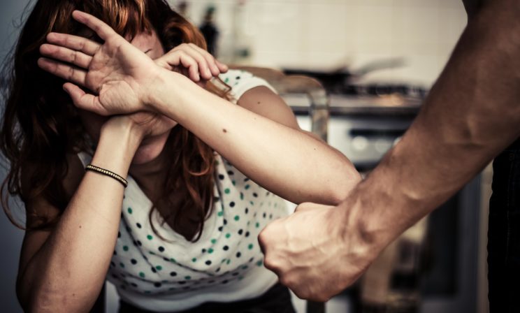 Вышла замуж за тирана – терпи и смиряйся