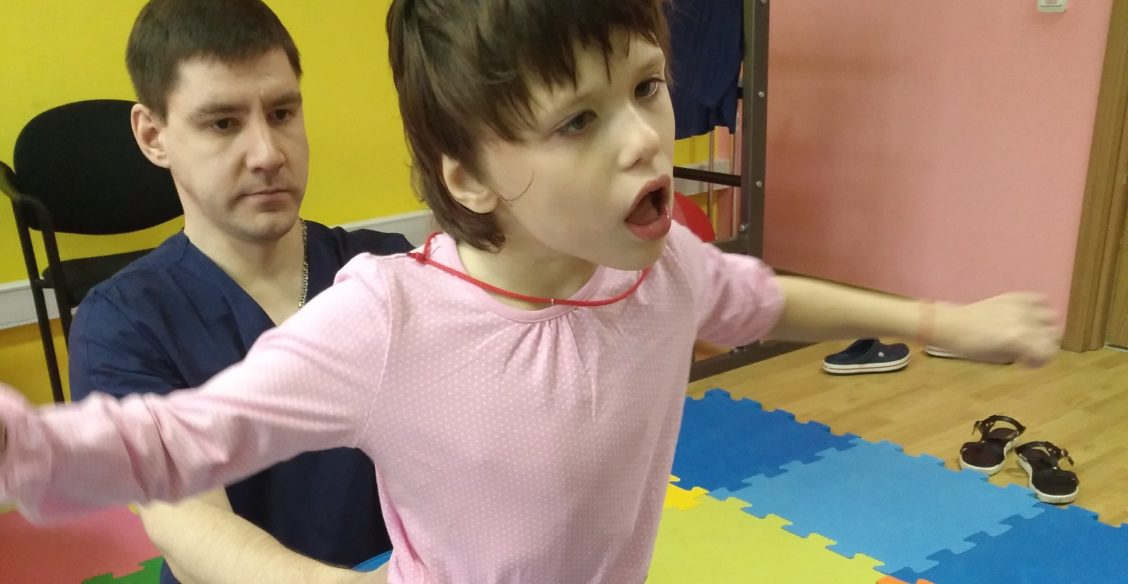 Лиза не говорит, но общается