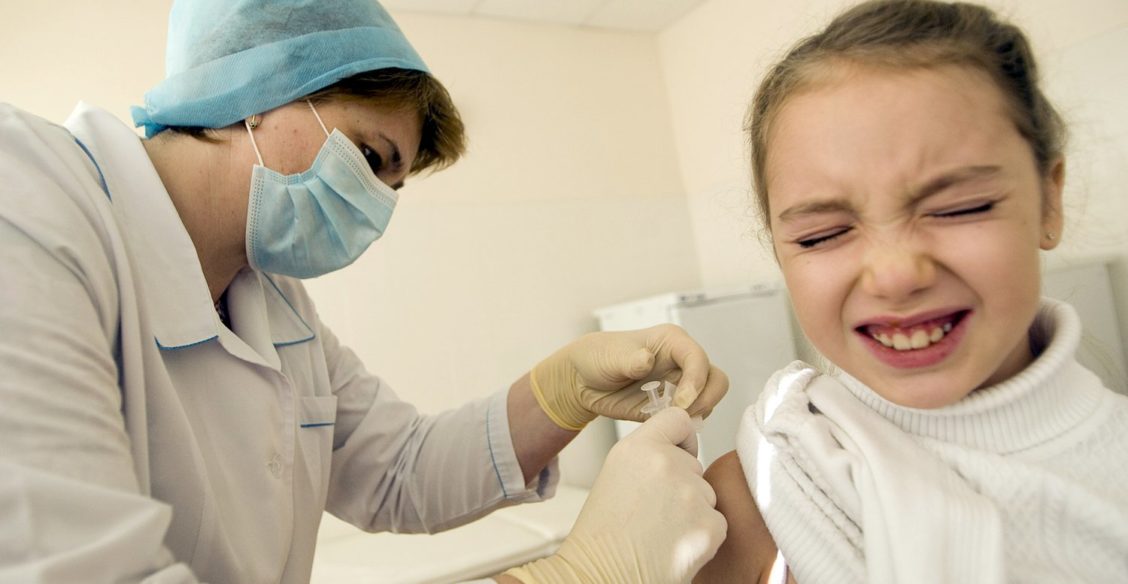 Почему без прививки от кори ребенка не допустят к экзамену