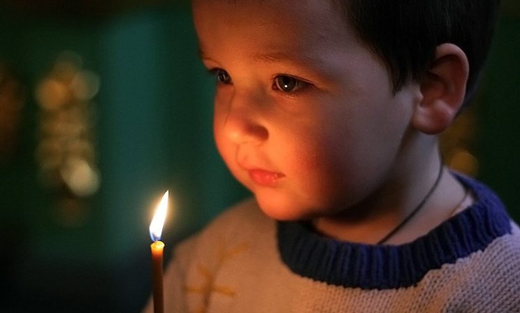 Мама, я хочу, чтобы Христос остался у нас - я буду с Ним играть