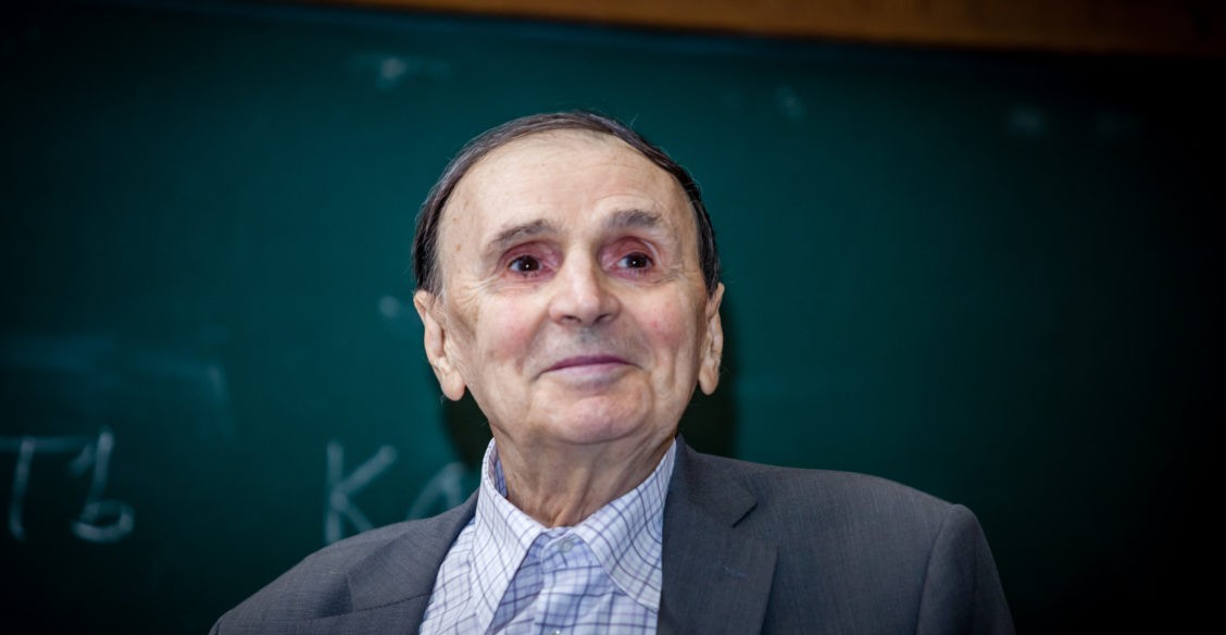 Я никогда не видела его в Институте нерадостным