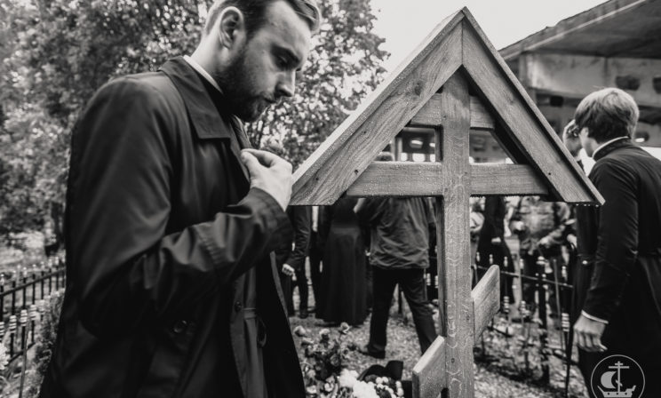 Смерть как смс-сообщение для живых – 6 честных историй об уходе