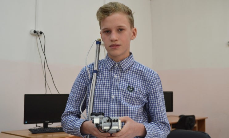 Как красноярский школьник придумал электронную трость-поводырь