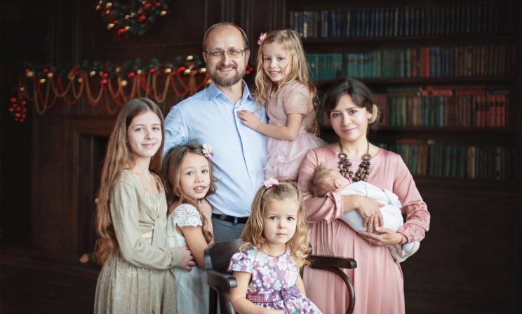 «Одна умная мама знала о воспитании все». Елена Кучеренко – о том, как получить идеального ребенка