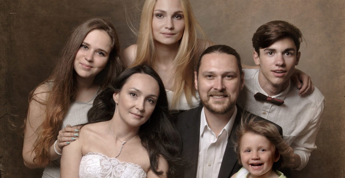 “На кой вы взяли меня из детского дома”