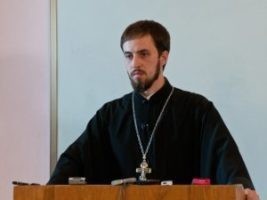 Священник Стефан Домусчи