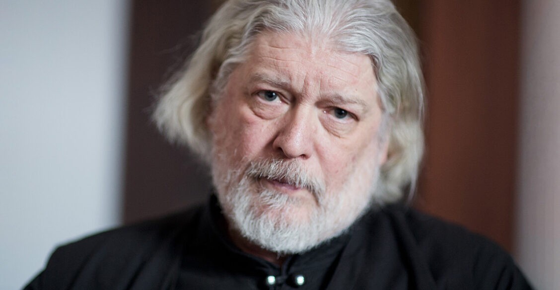 Протоиерей Алексий Уминский: Бог приходит в этот мир, но страдания остаются