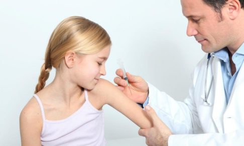 «Иностранных вакцин по старой цене уже не будет». О чем нужно позаботиться родителям
