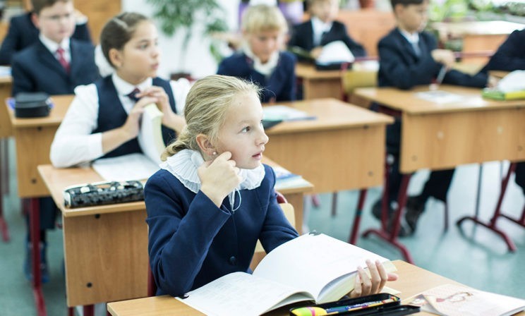 Нет Некрасову и Салтыкову-Щедрину, да – античной драме и Лескову