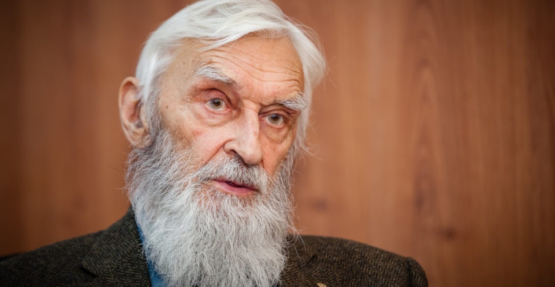 Филолог Виталий Костомаров: Норма языка скоро погибнет