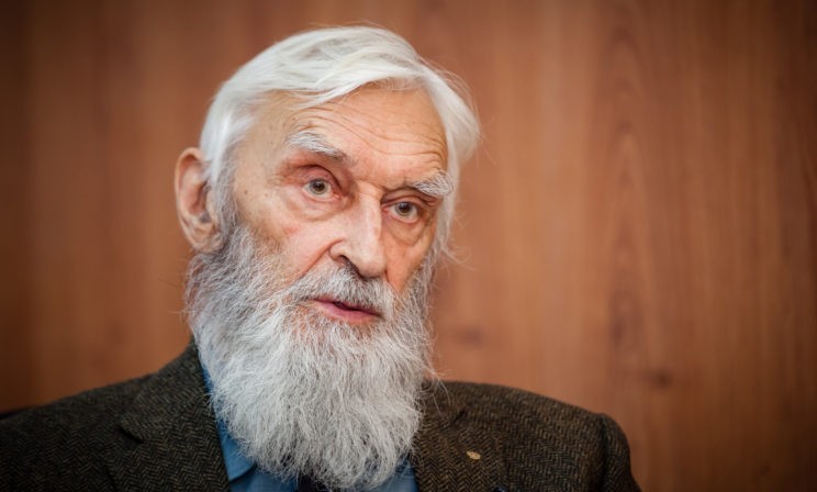 Филолог Виталий Костомаров: Норма языка скоро погибнет