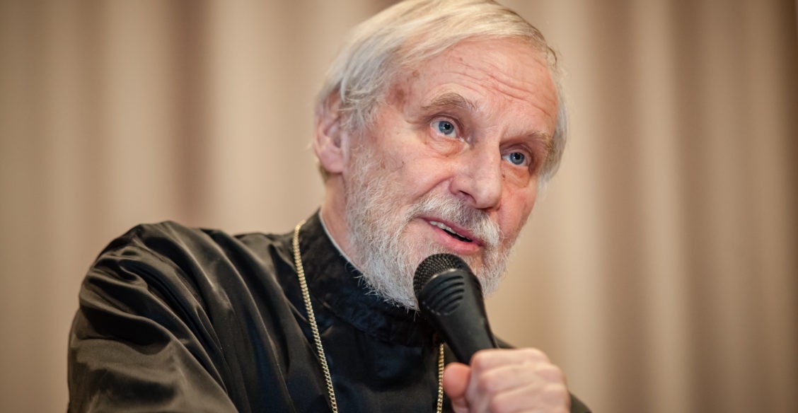 Подходим к танкам, стучим по крышке: «Мы хотим вам Евангелие дать»