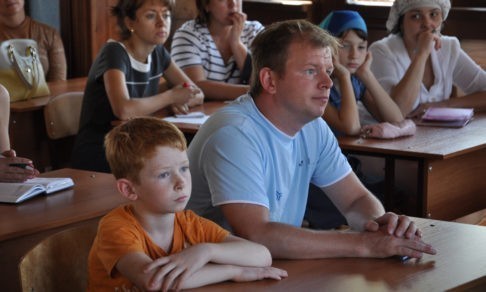 После четвертого класса я отпилю свою половину парты