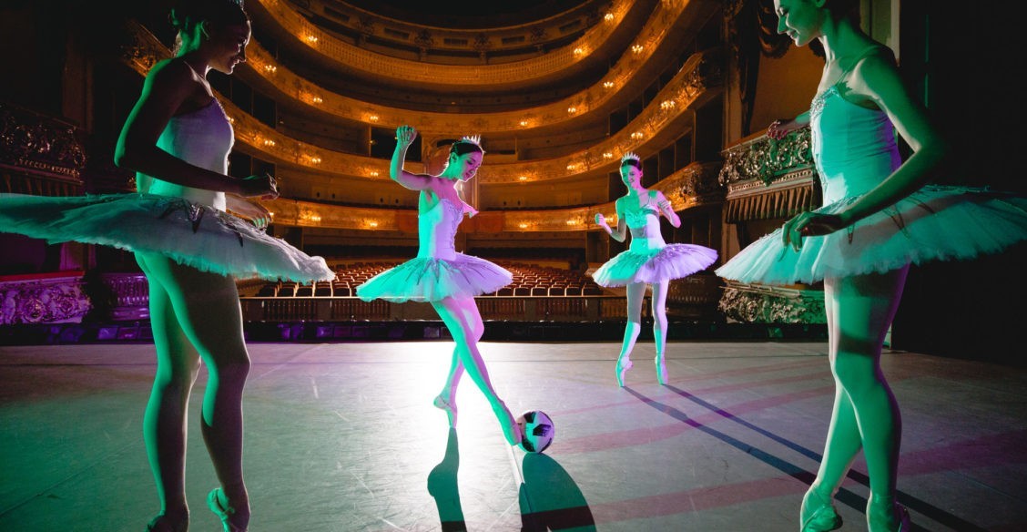 10 роликов к чемпионату мира по футболу – со всего мира