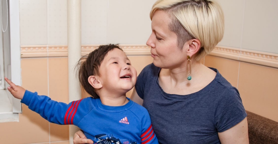 Иногда говорю, что Аюр усыновлен, иногда, что муж – бурят