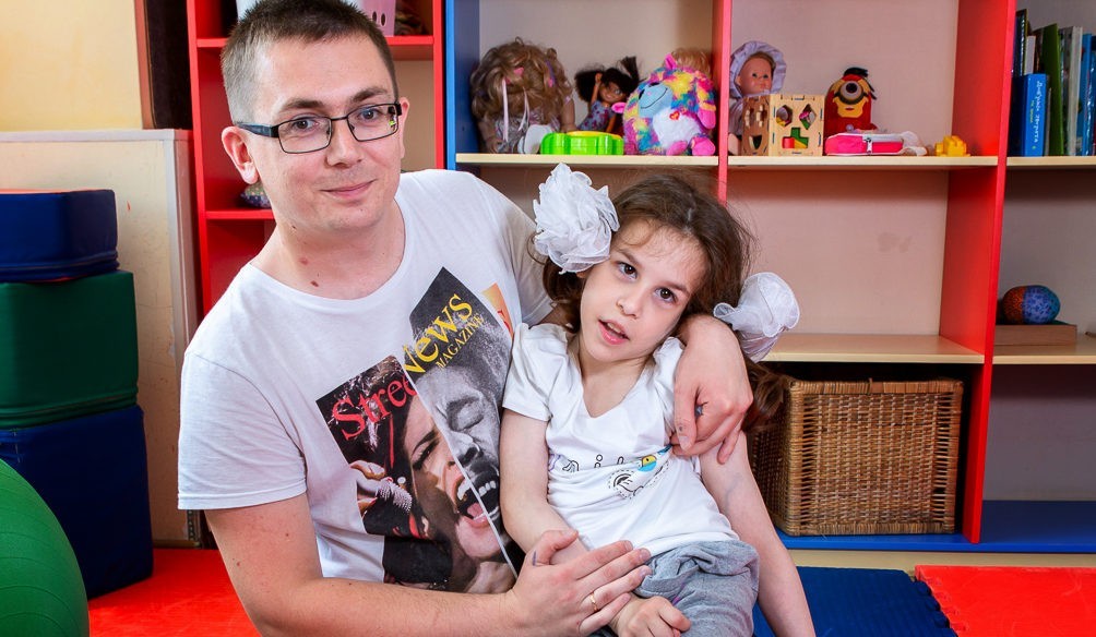 Моя Аня умеет говорить только «Да», остальное – глаза и кивки головой