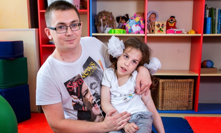 Моя Аня умеет говорить только «Да», остальное – глаза и кивки головой