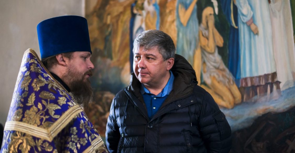 Люди приходят в Церковь с уверенностью, что она должна им все разрешить