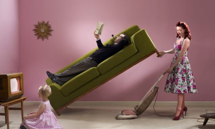 «Мужчине тяжело, не обижайтесь» – убеждают женщину, как будто муж – ее ребенок